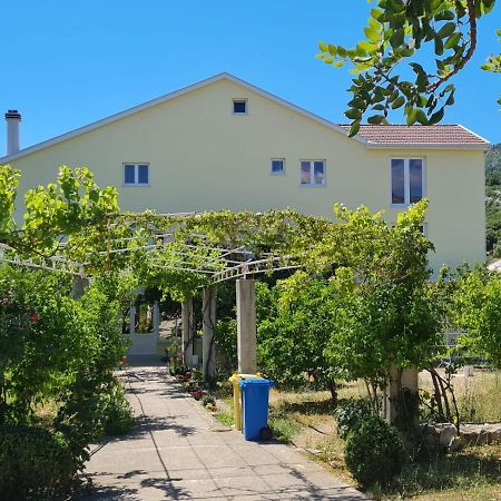 Apartments Figa Orebic Exterior photo